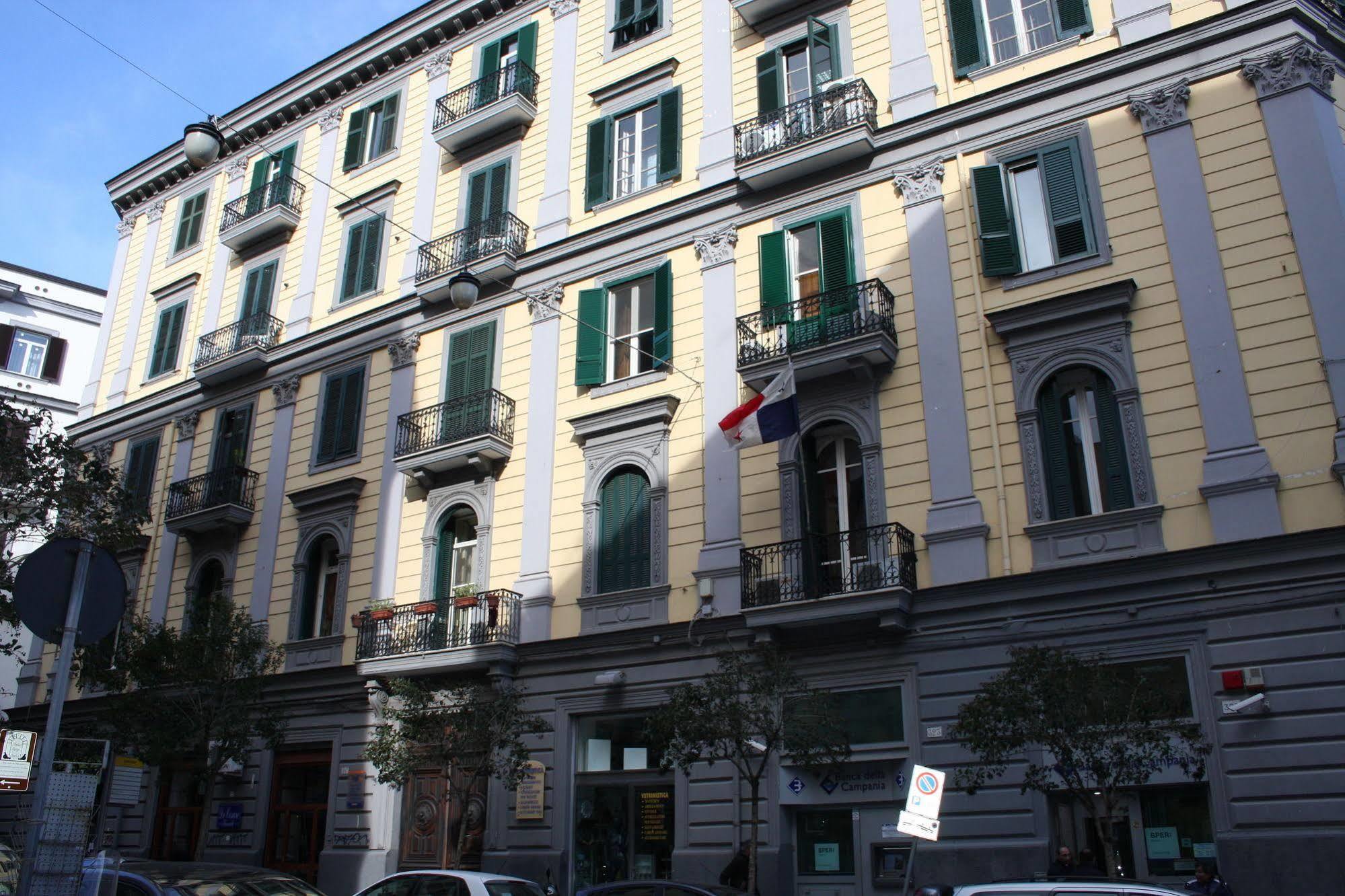 Bed and Breakfast Be Italian Flat Duomo 319 Неаполь Экстерьер фото