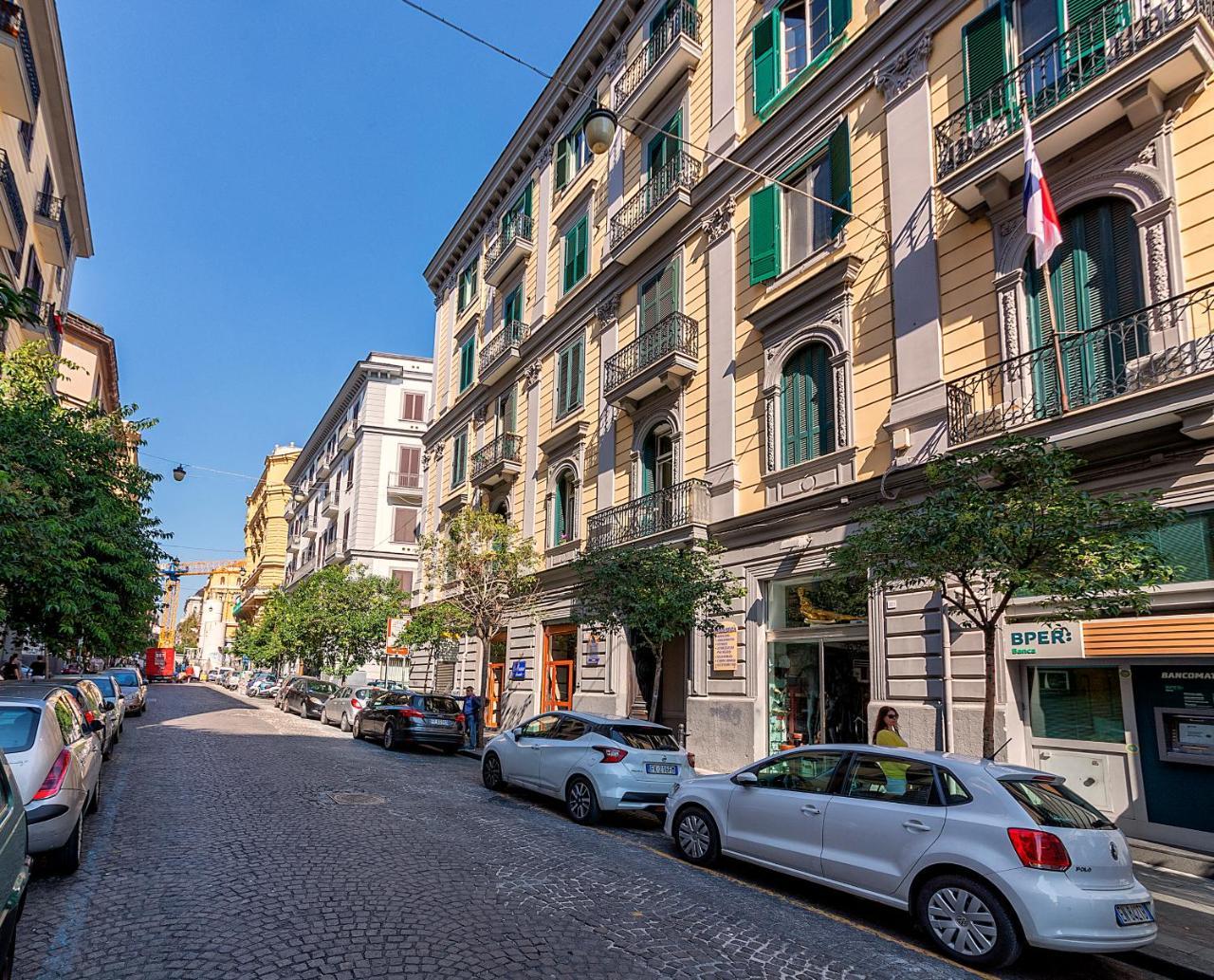 Bed and Breakfast Be Italian Flat Duomo 319 Неаполь Экстерьер фото