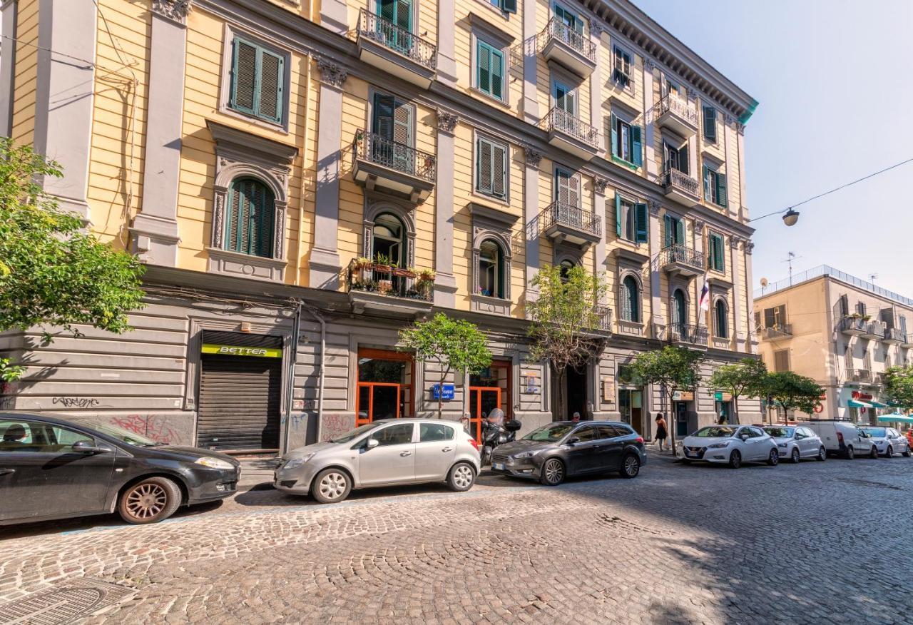 Bed and Breakfast Be Italian Flat Duomo 319 Неаполь Экстерьер фото