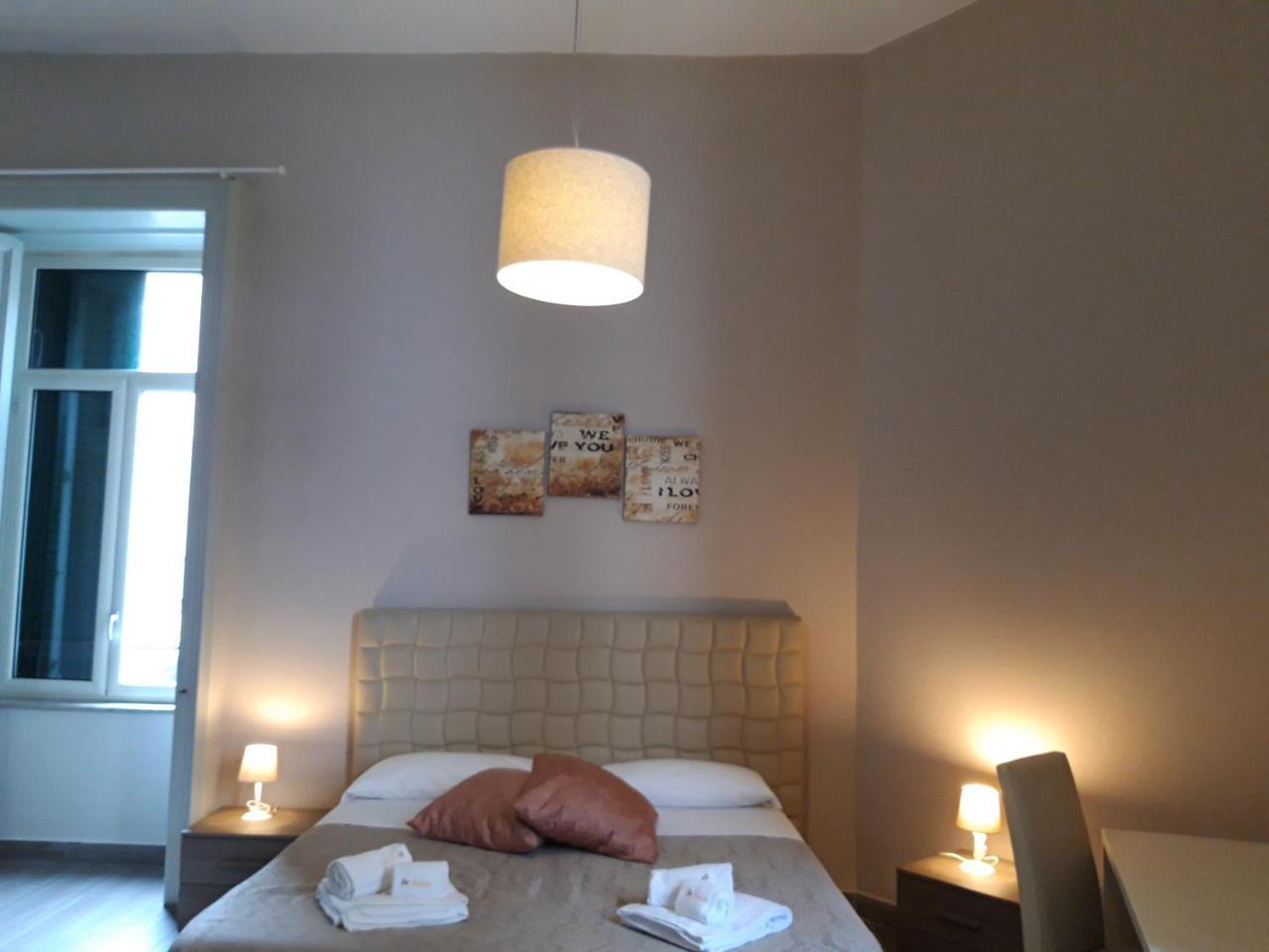 Bed and Breakfast Be Italian Flat Duomo 319 Неаполь Экстерьер фото