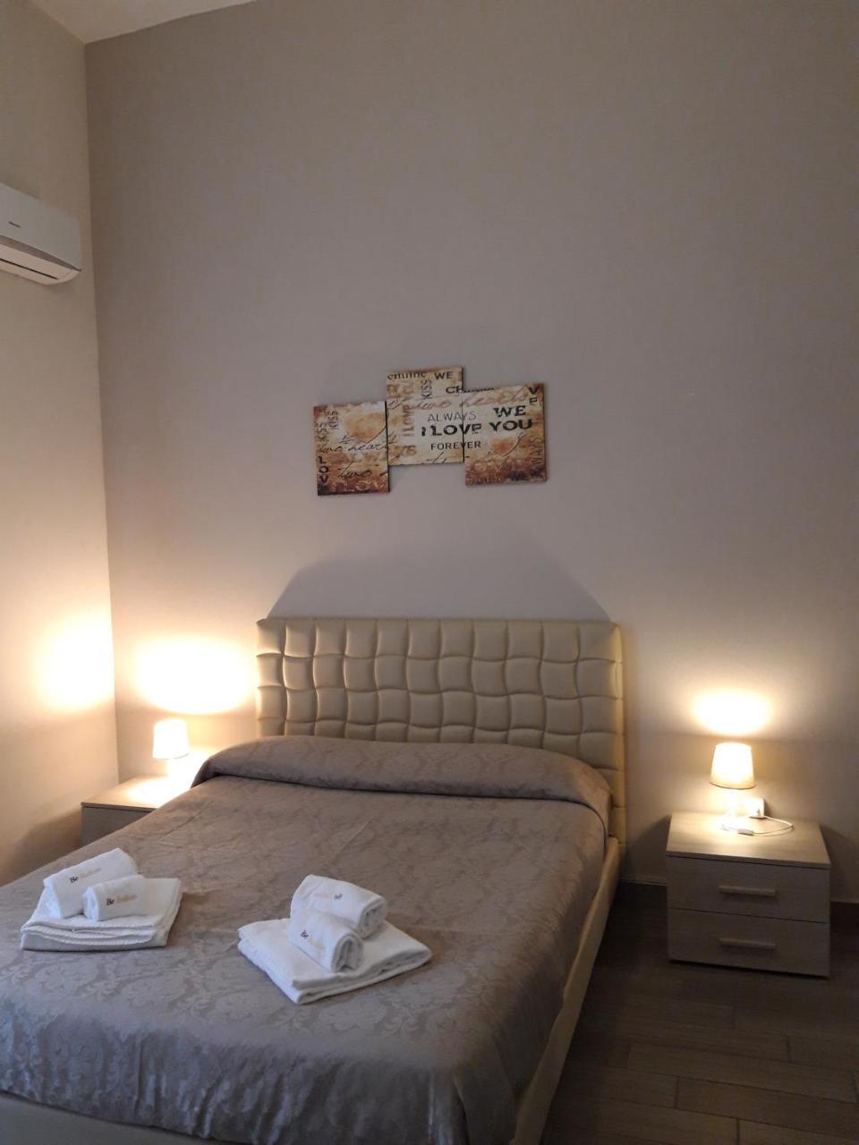 Bed and Breakfast Be Italian Flat Duomo 319 Неаполь Экстерьер фото