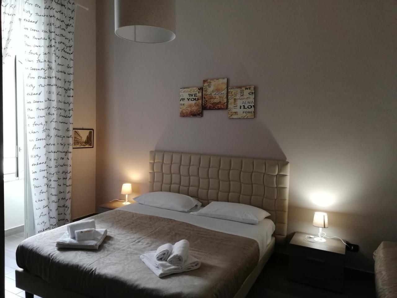 Bed and Breakfast Be Italian Flat Duomo 319 Неаполь Экстерьер фото