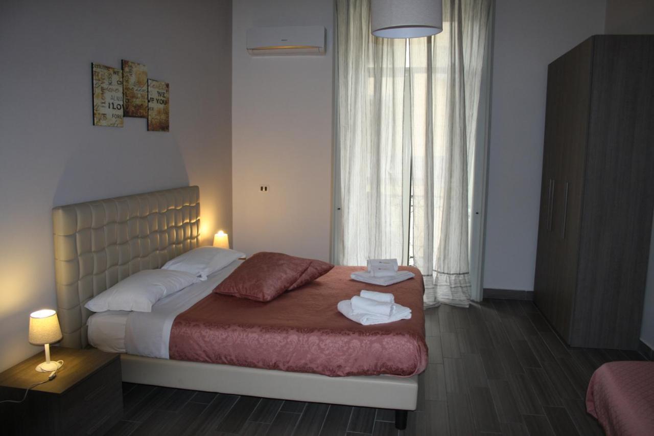 Bed and Breakfast Be Italian Flat Duomo 319 Неаполь Экстерьер фото